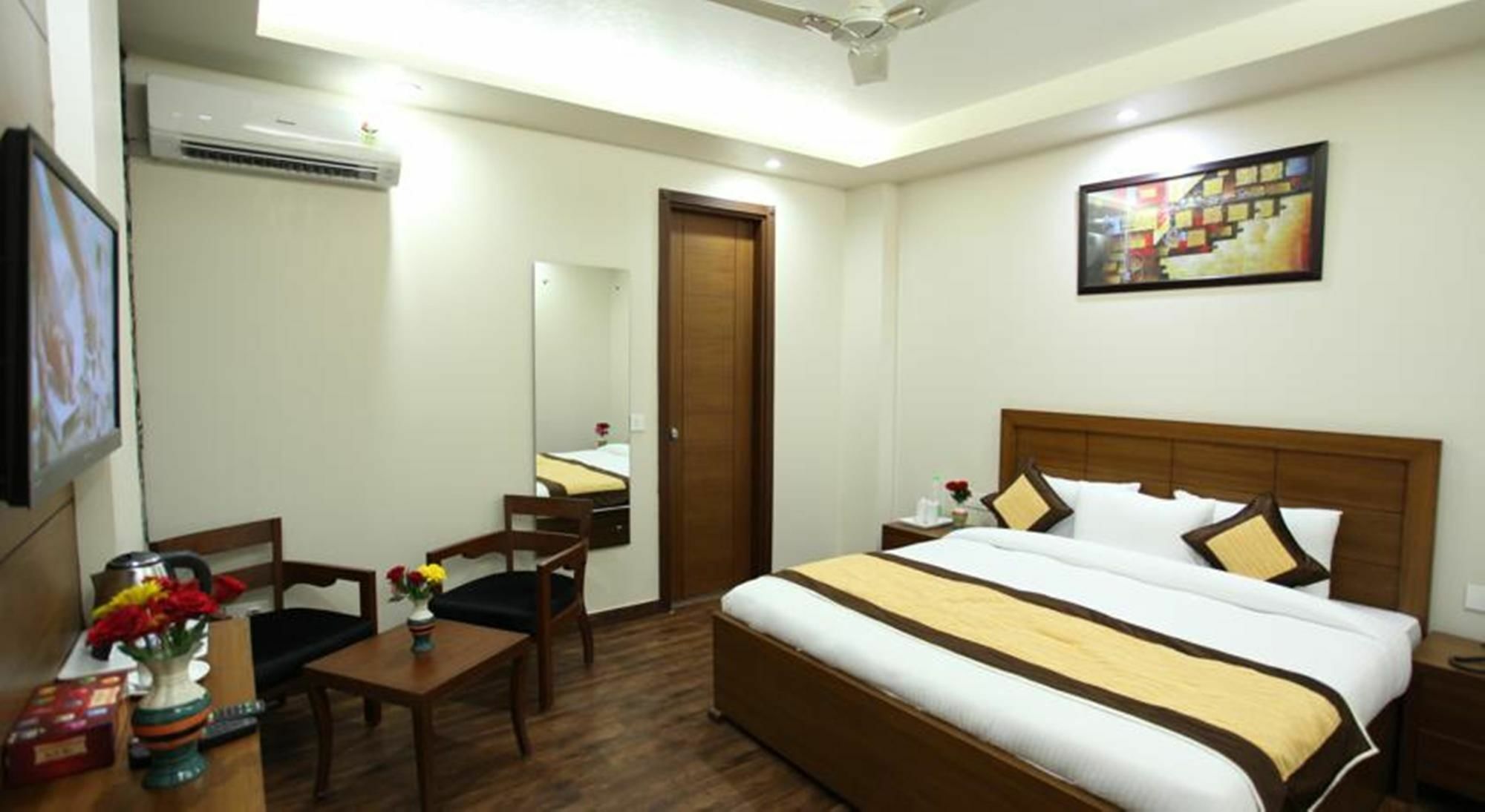 Hotel H.C Grand New Delhi Exterior photo